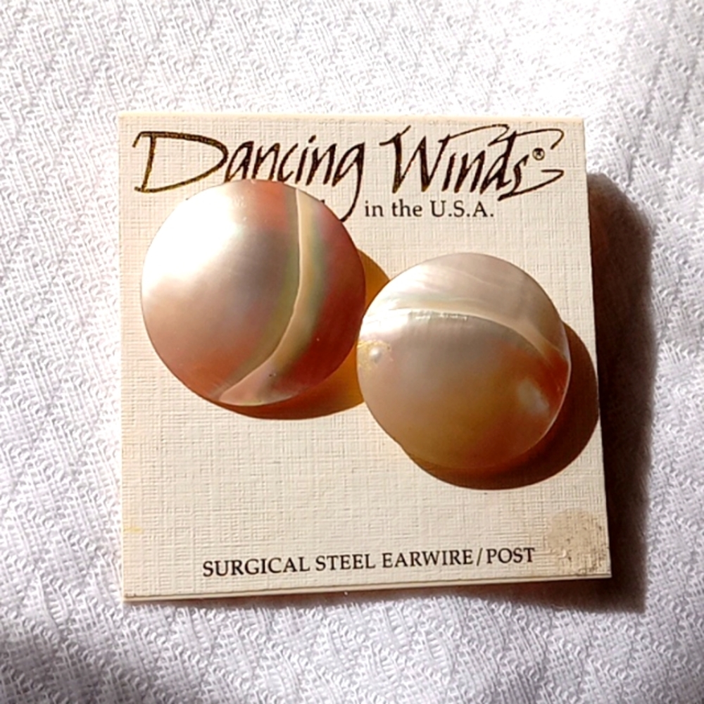 Dancing Winds Earrings Natural Pearl, NWT, Pretty, shiny and dramatic.